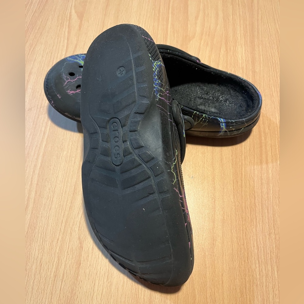 CROCS Unisex Black with Neon Lightning Lined Fuzzy Clogs - Picture 10 of 12